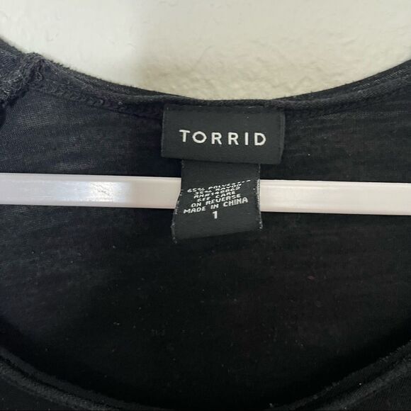 Torrid Black 3/4 Sleeve Lace Shoulder Blouse Size 1X - Picture 4 of 6